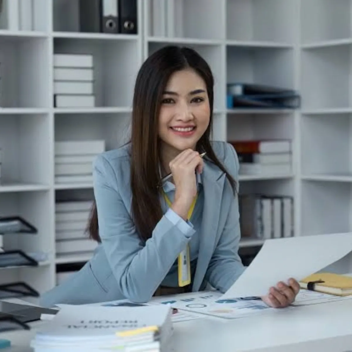 Khách hàng được tư vấn lựa chọn phiên bản xe